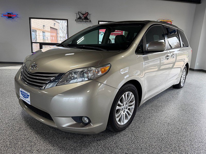 Used 2016 Toyota Sienna XLE Premium FWD image 8