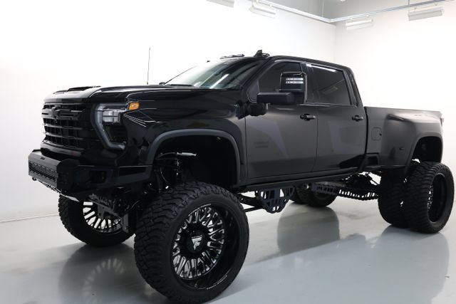 Used 2024 Chevrolet Silverado 3500 LTZ w/ LTZ Plus Package AWD/4WD image 1