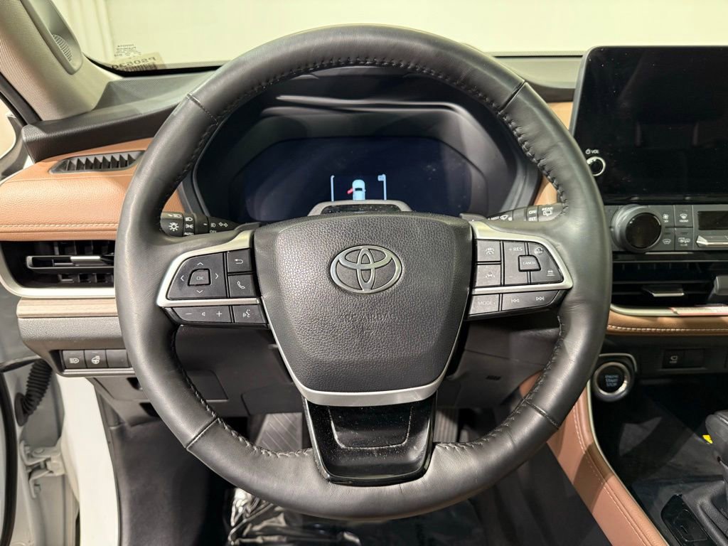 Certified 2024 Toyota Grand Highlander AWD image 25