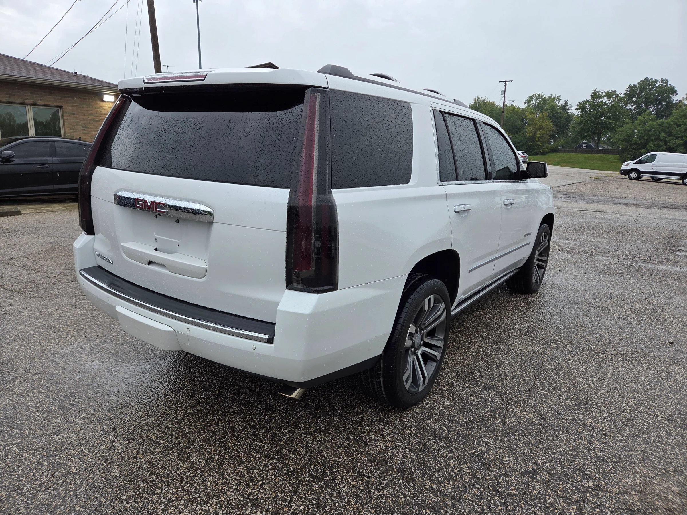 Used 2017 GMC Yukon Denali w/ Open Road Package AWD/4WD image 5