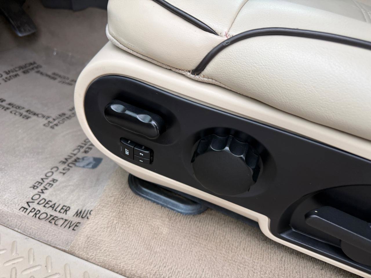 Used 2006 Lincoln Mark LT 2WD image 10