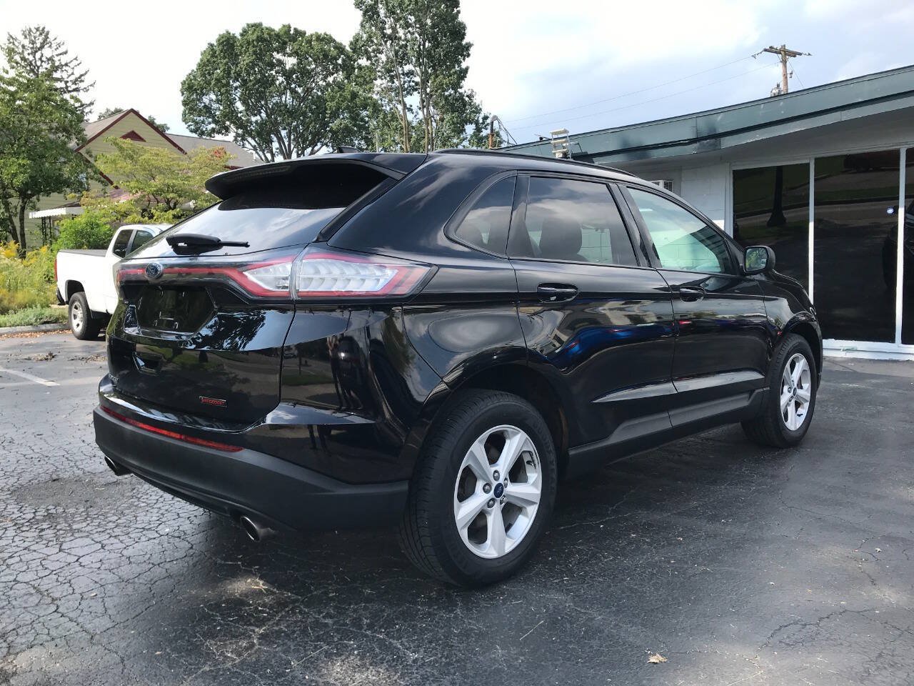 Used 2017 Ford Edge SE AWD/4WD image 7