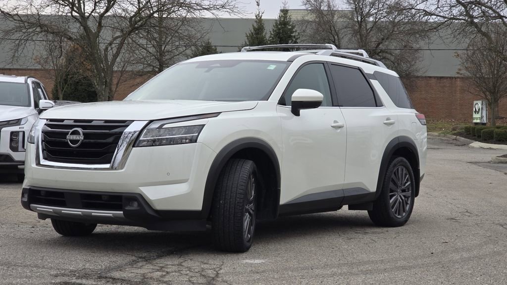 Used 2022 Nissan Pathfinder SL w/ SL Premium Package image 16