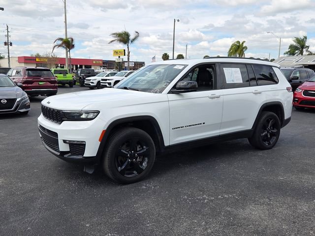 Certified 2024 Jeep Grand Cherokee L Limited w/ Black Appearance Package AWD/4WD image 3