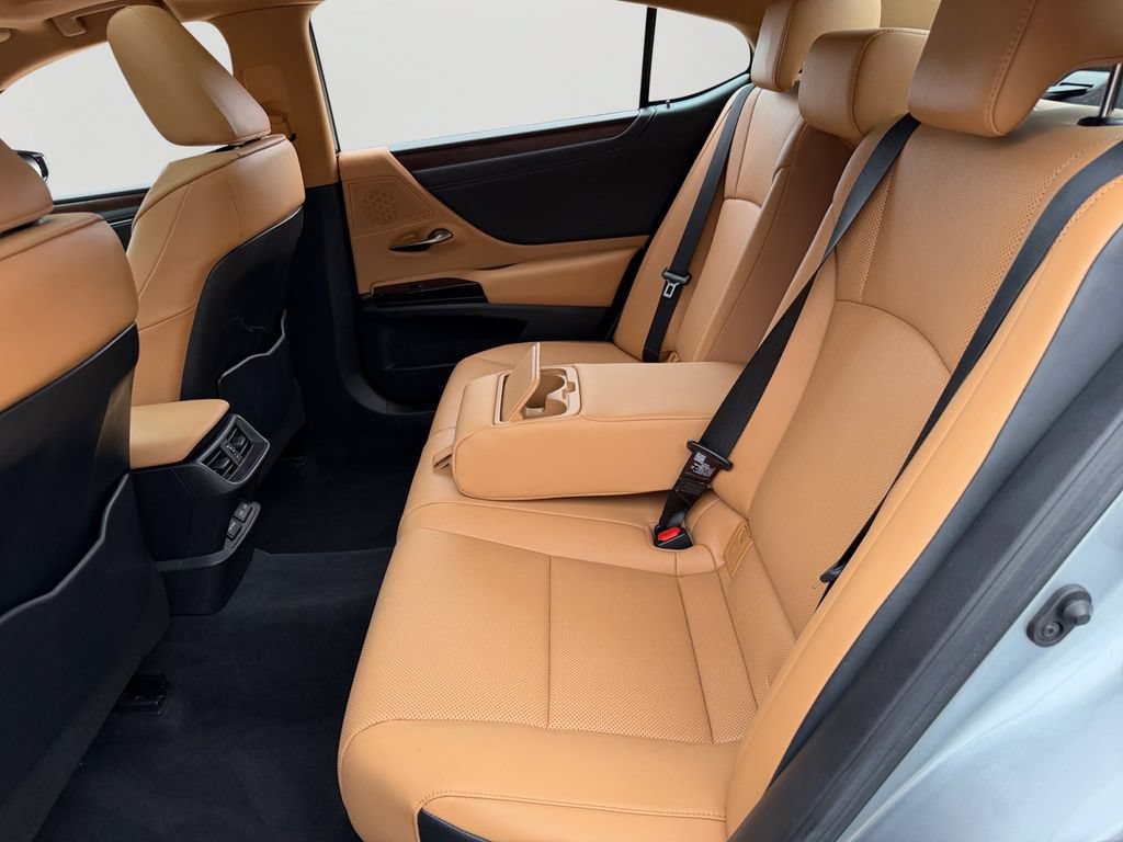Used 2023 Lexus ES 350 w/ Premium Package FWD image 10