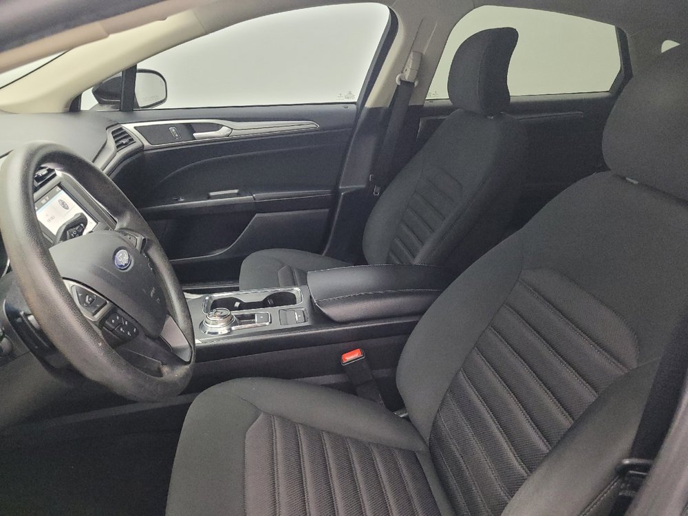 Used 2019 Ford Fusion SE FWD image 17