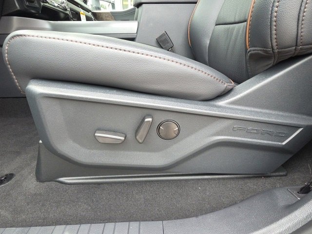 New 2025 Ford F250 Lariat w/ Lariat Ultimate Package image 22