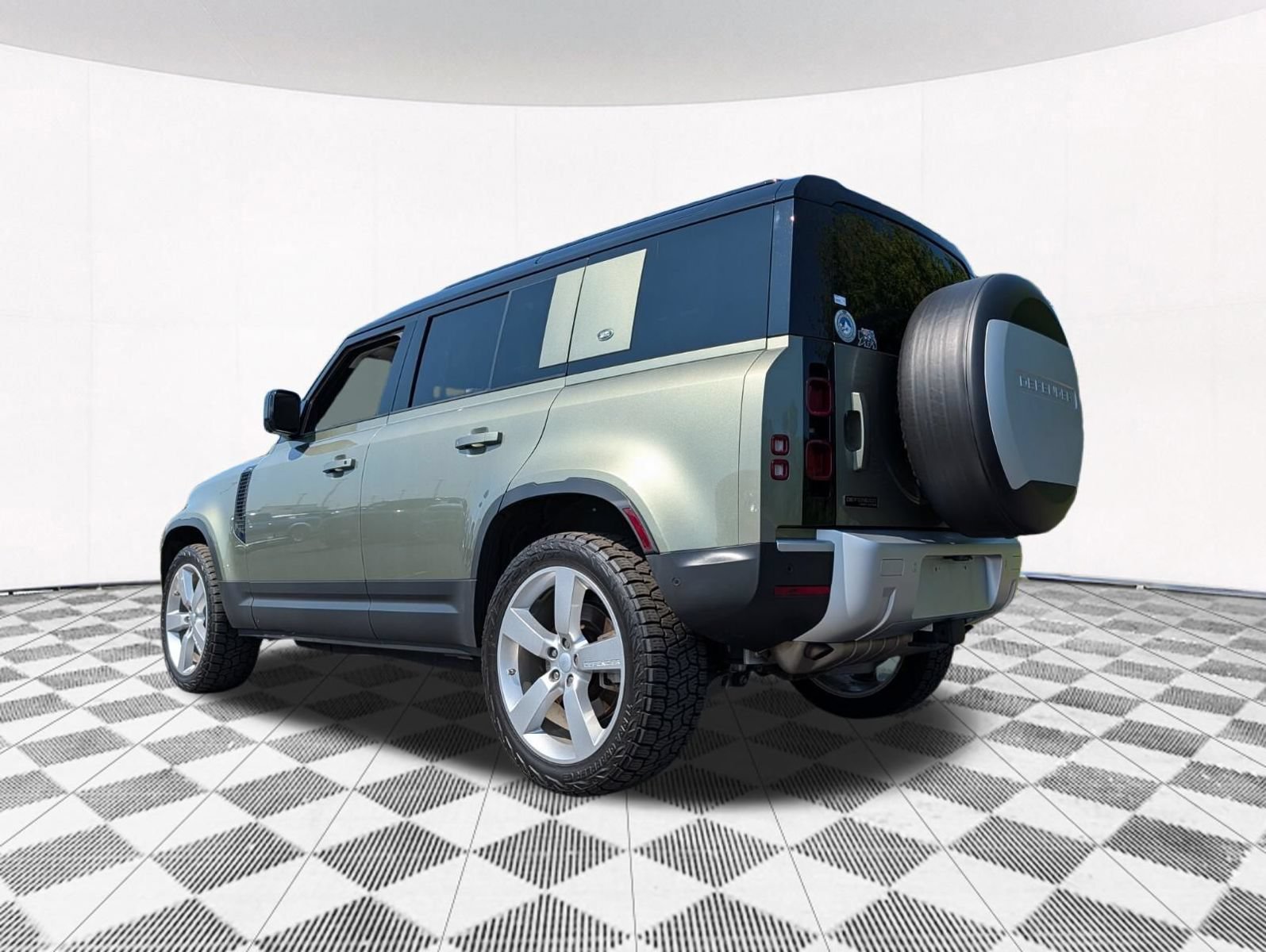 Used 2020 Land Rover Defender 110 First Edition AWD/4WD image 11