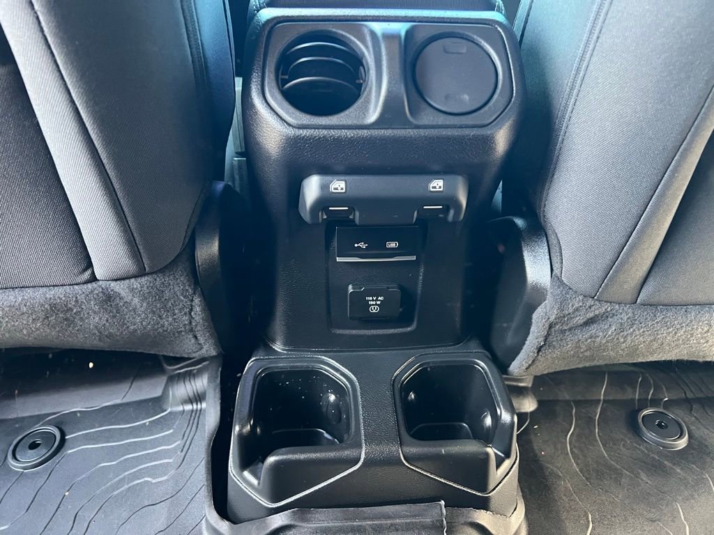Used 2020 Jeep Wrangler Unlimited Sahara image 21