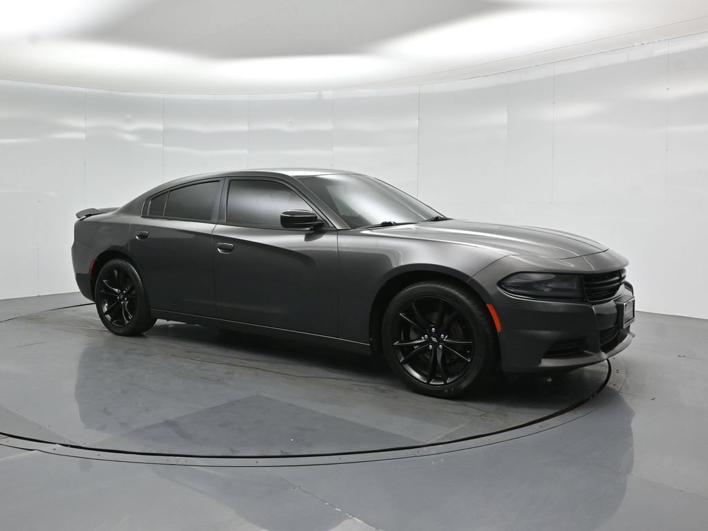 Used 2017 Dodge Charger SE w/ Blacktop Package RWD image 22
