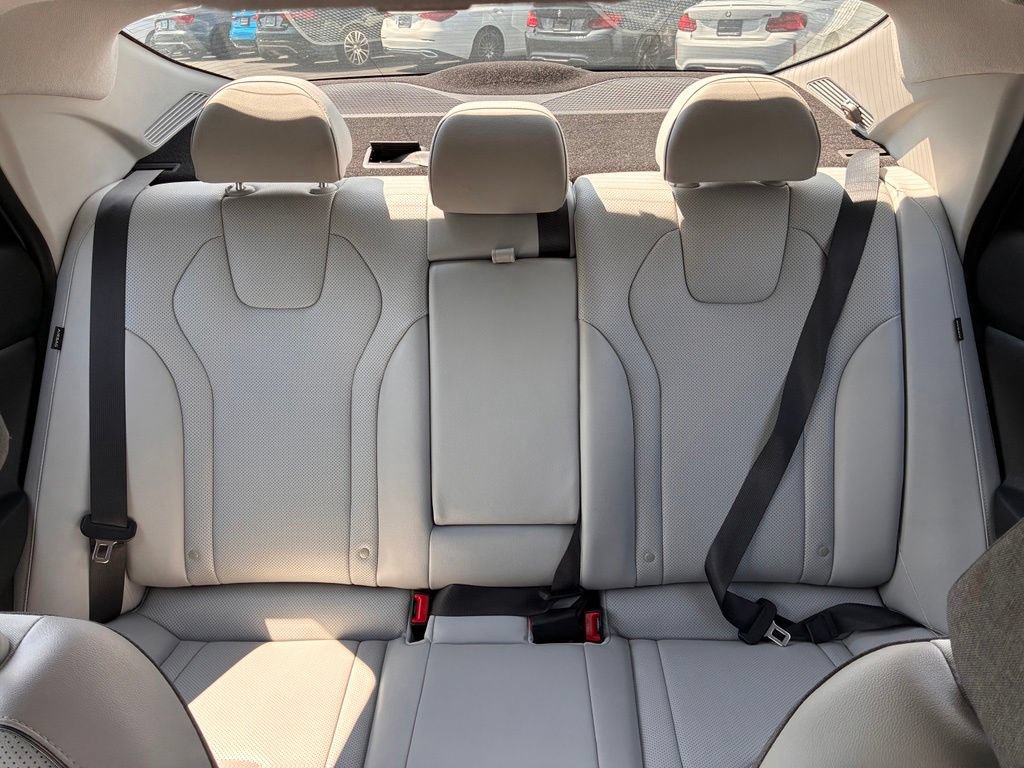 Certified 2024 Hyundai Elantra Limited FWD image 13