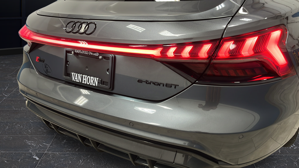 Used 2023 Audi RS e-tron GT w/ Carbon Performance Package AWD/4WD image 39