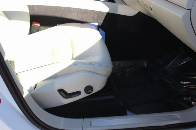 Used 2018 Volvo XC60 T6 Momentum w/ Advanced Package image 32