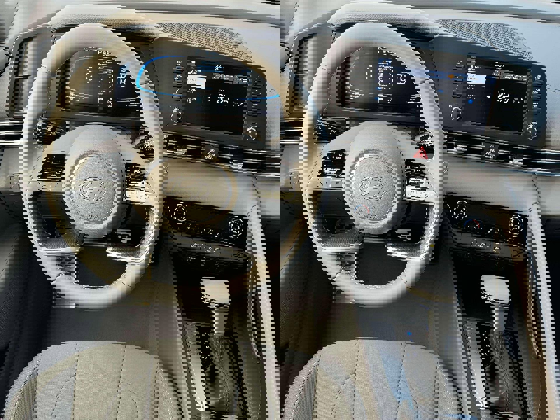 New 2025 Hyundai Elantra Sport image 17