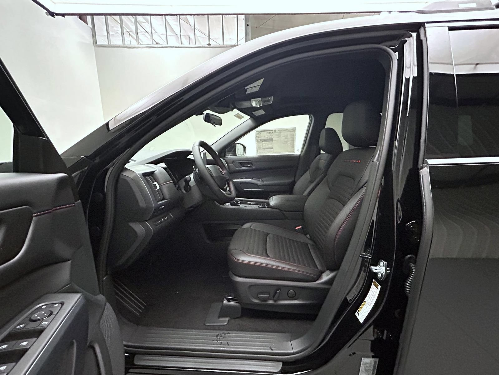 New 2026 Nissan Pathfinder Rock Creek w/ Rock Creek Premium Package AWD/4WD image 10