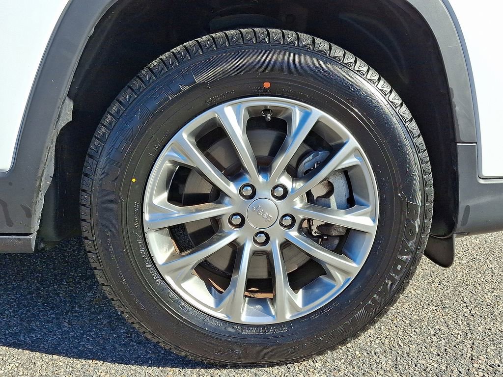 Used 2019 Jeep Cherokee Latitude Plus image 9