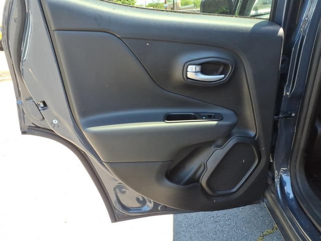 Used 2023 Jeep Renegade Latitude AWD/4WD image 21