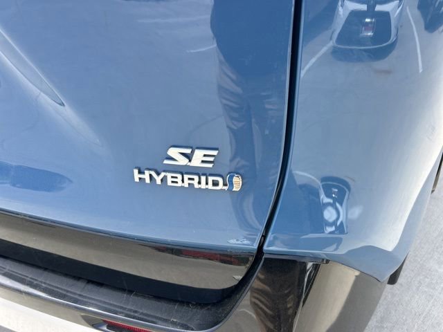 Used 2024 Toyota RAV4 SE w/ Convenience Package image 5