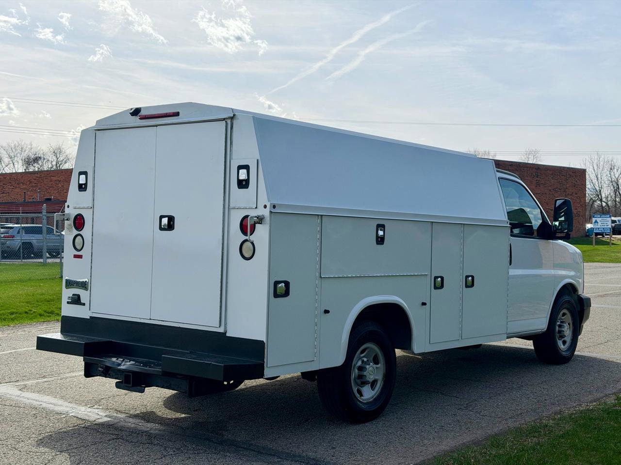 Used 2017 Chevrolet Express 3500 image 6