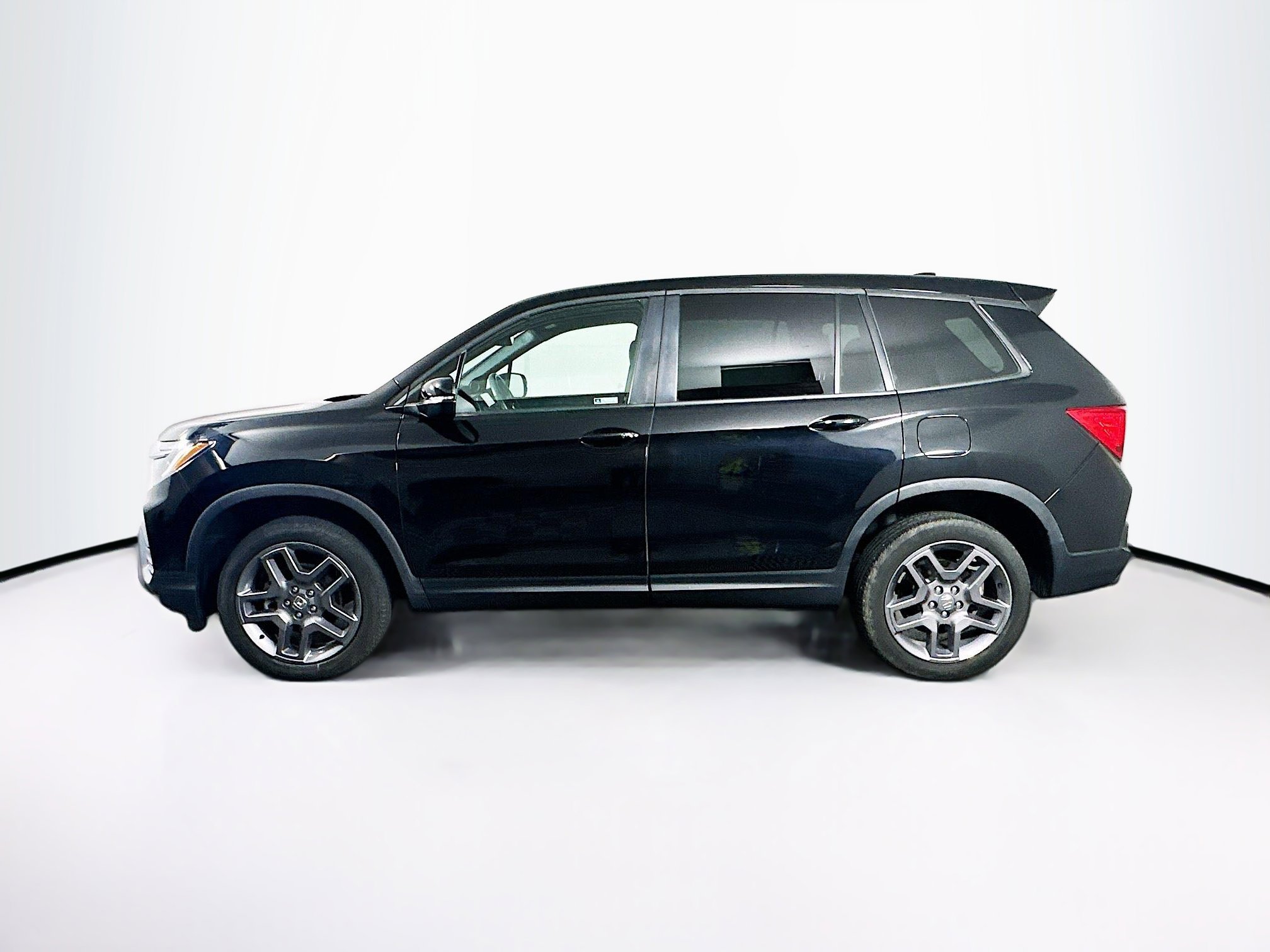 Used 2023 Honda Passport EX-L image 4