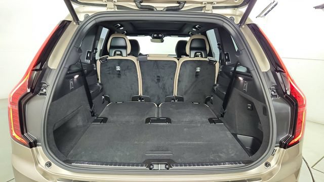 New 2026 Volvo XC90 T8 Plus w/ Protection Package Premier AWD/4WD image 42