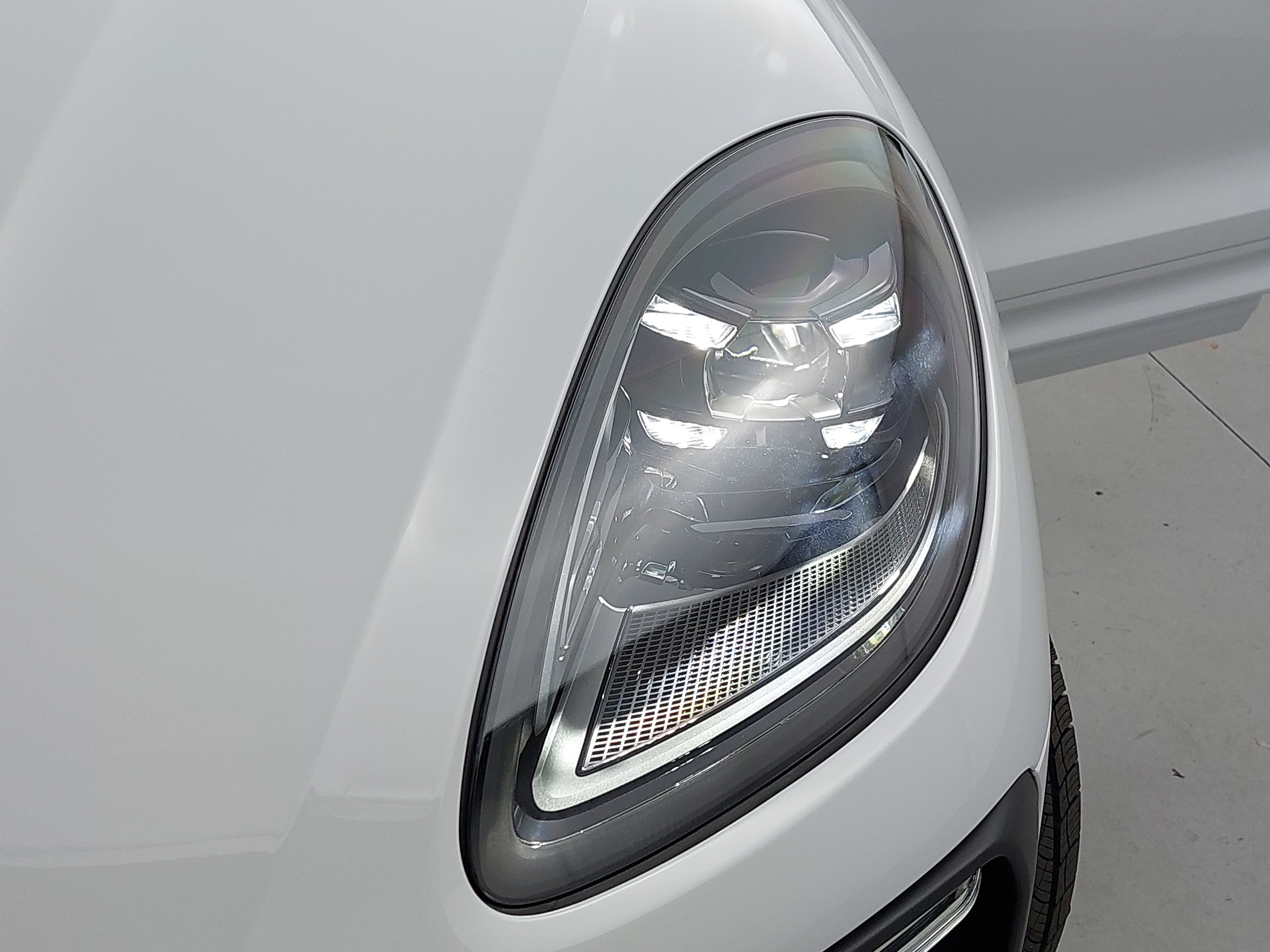 New 2026 Porsche Macan image 33