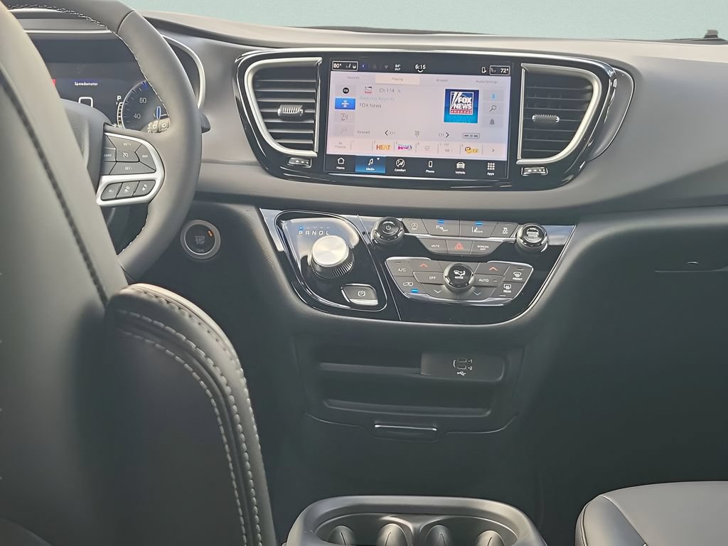 New 2026 Chrysler Voyager LX FWD image 28