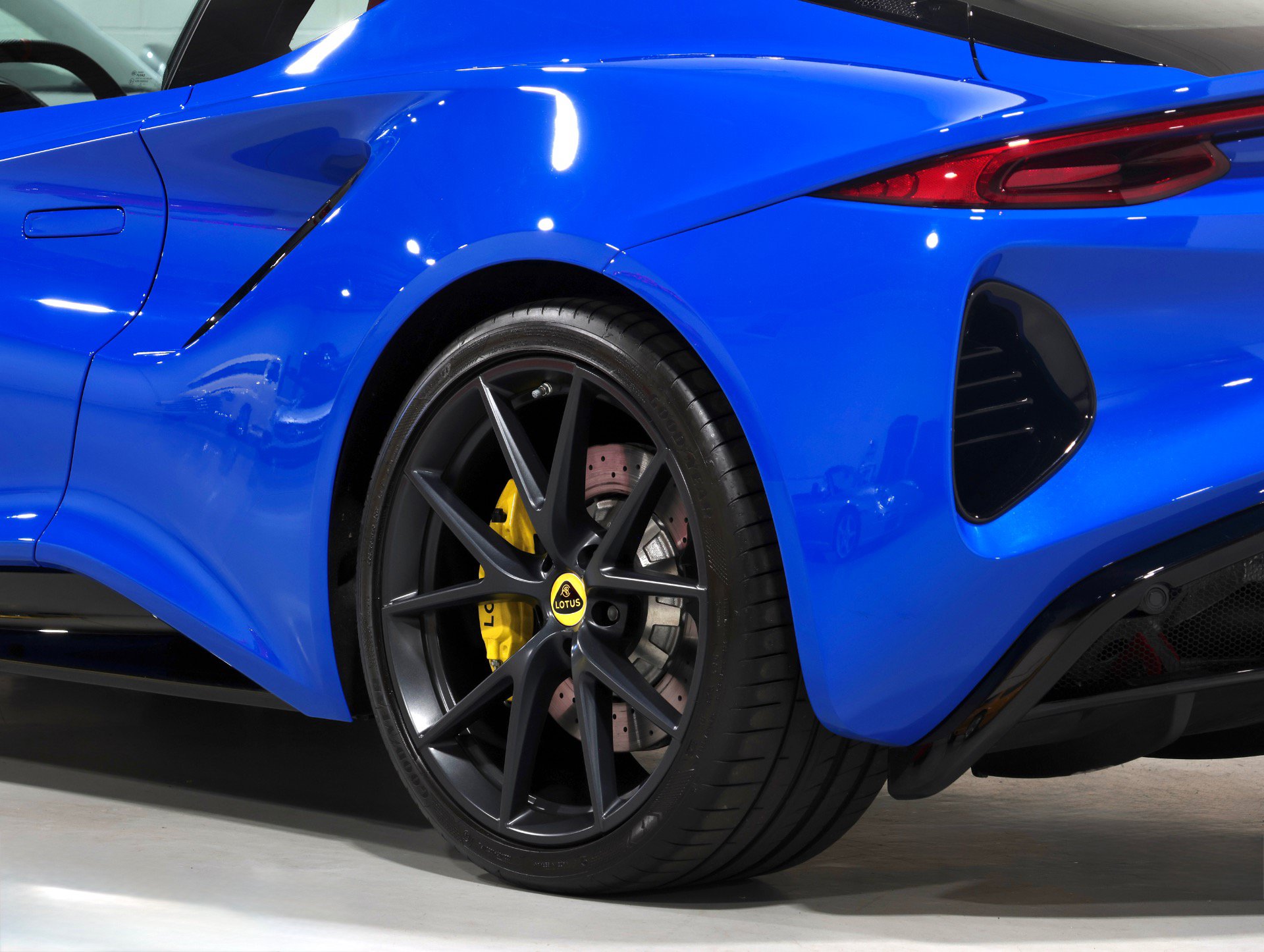 Used 2026 Lotus Emira RWD image 30