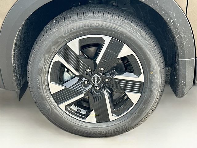 New 2026 Nissan Kicks SV w/ SV Premium Package image 5