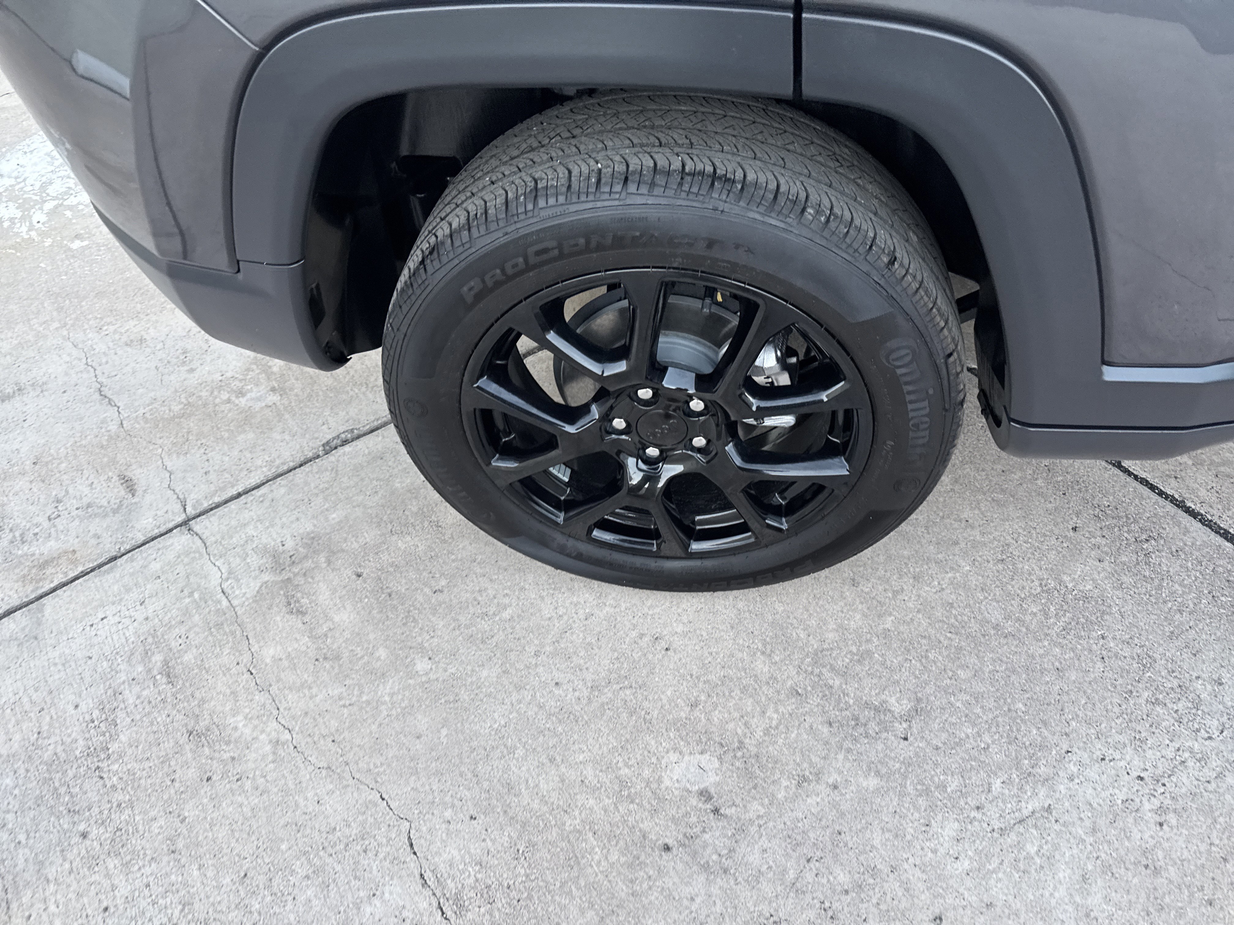 Used 2024 Jeep Compass Latitude w/ Convenience Group image 9