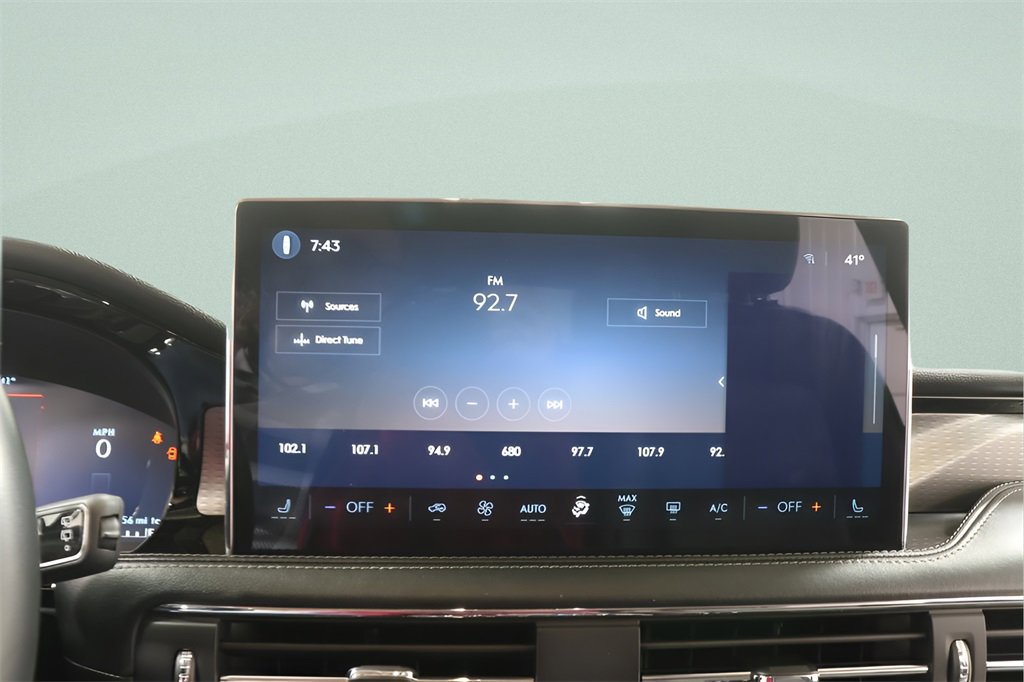 Used 2023 Lincoln Corsair Reserve image 10