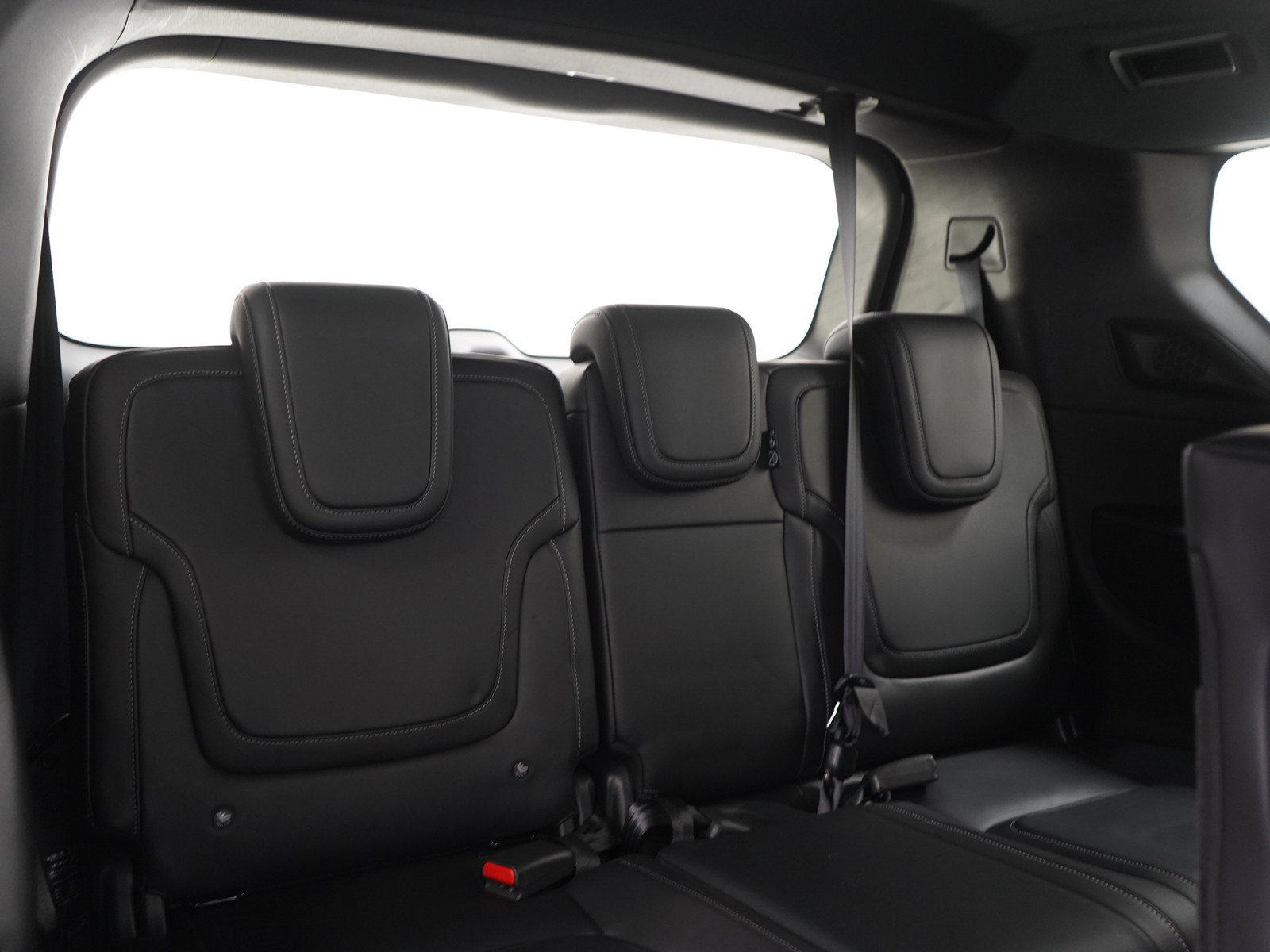 Used 2025 Nissan Armada PRO-4X w/ Pro-4X Premium Package AWD/4WD image 14