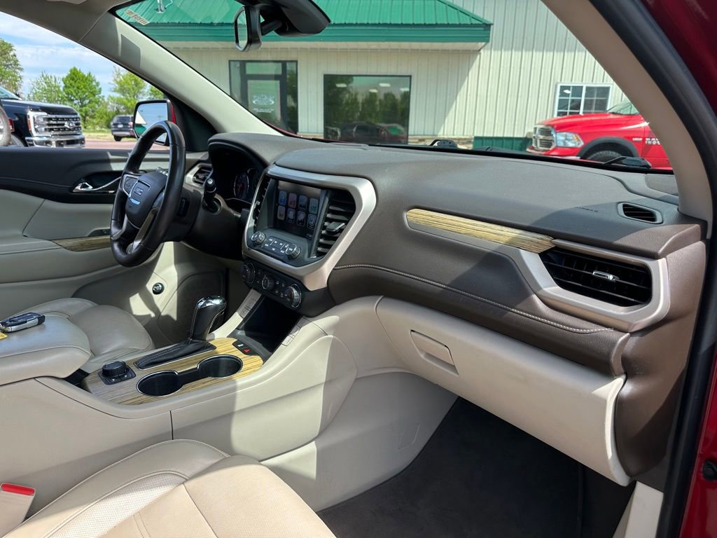 Used 2019 GMC Acadia Denali w/ Technology Package AWD/4WD image 31