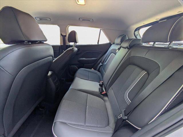 New 2025 Hyundai Venue Limited FWD image 17