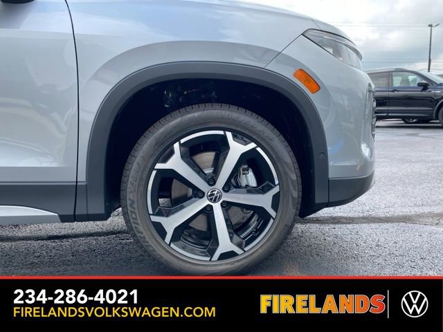 New 2025 Volkswagen Tiguan SE image 14