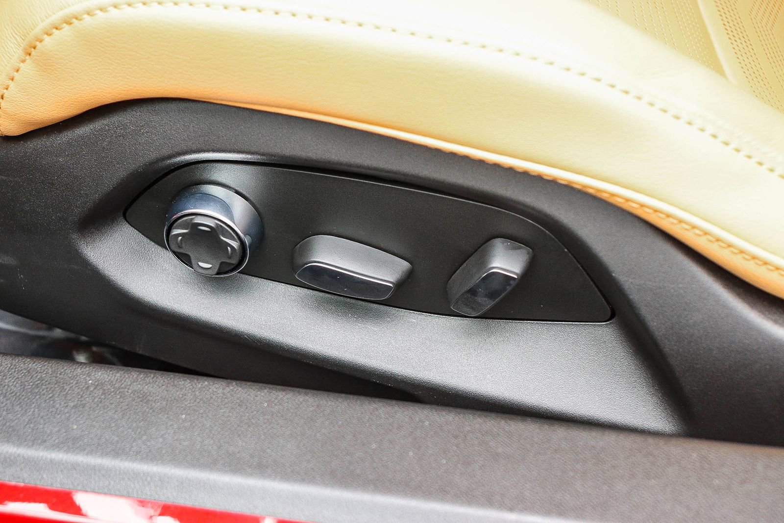 Used 2024 Chevrolet Corvette Stingray Premium Conv w/ Z51 Performance Package image 24