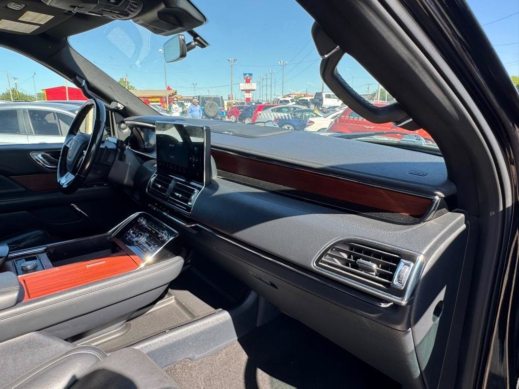 Used 2022 Lincoln Navigator Reserve AWD/4WD image 13