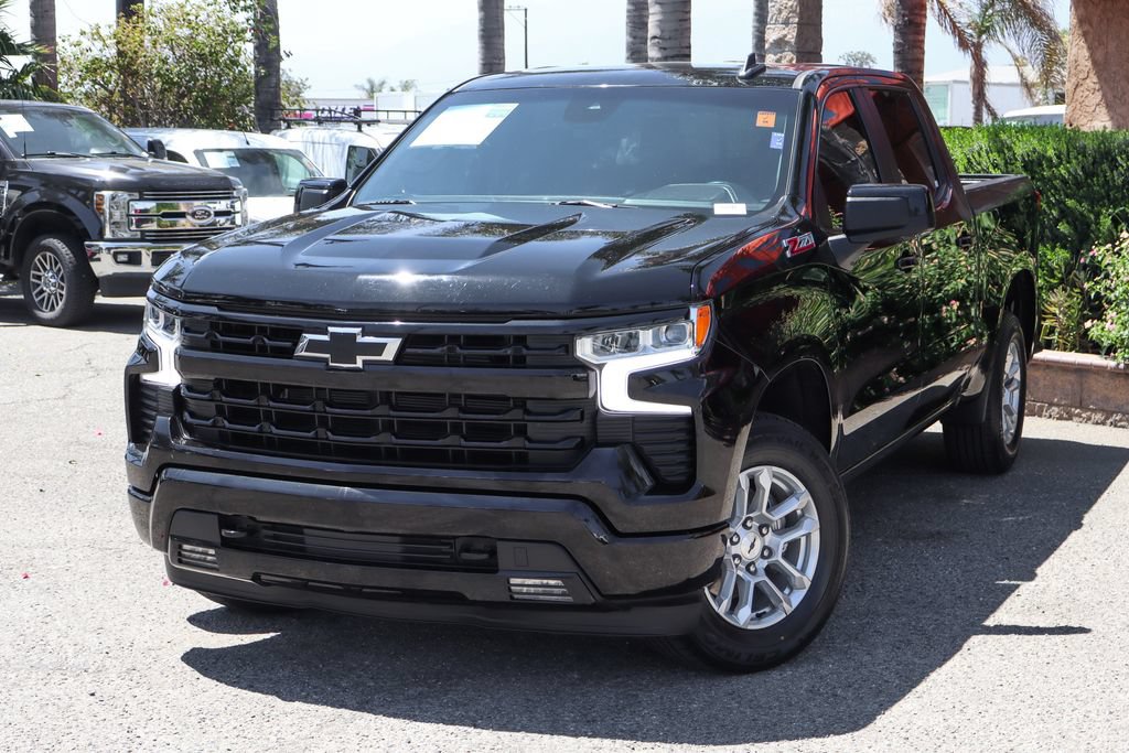 Used 2023 Chevrolet Silverado 1500 RST w/ Convenience Package II AWD/4WD image 4