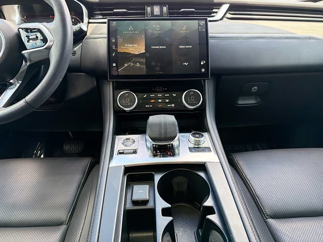 Used 2023 Jaguar F-PACE S AWD/4WD image 18