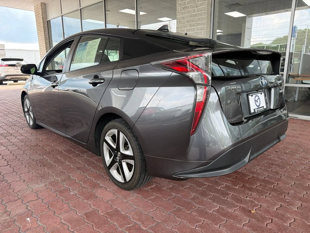 Used 2016 Toyota Prius Three Touring FWD image 11