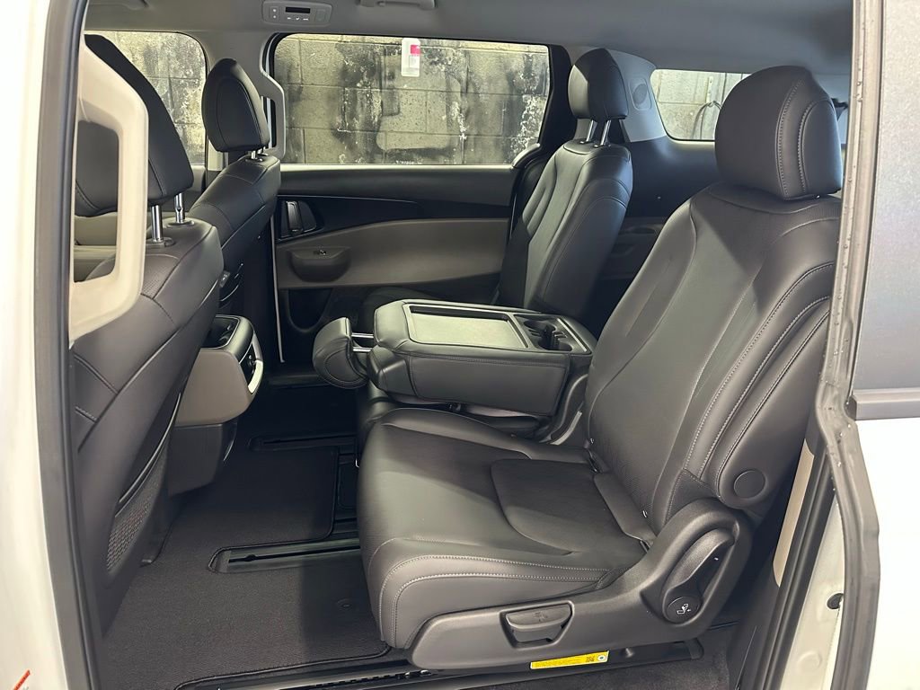 New 2026 Kia Carnival LXS image 28