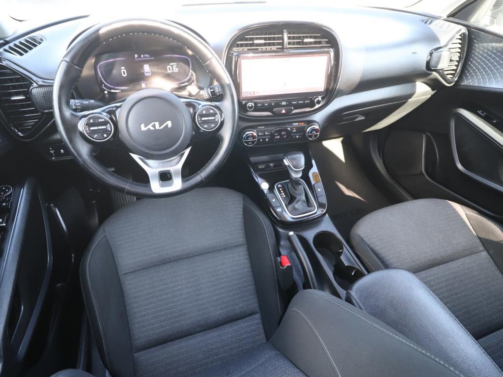 Used 2023 Kia Soul EX FWD image 6