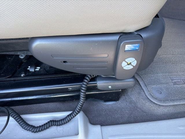 Used 2017 Chrysler Pacifica Touring w/ Tire & Wheel Group FWD image 39