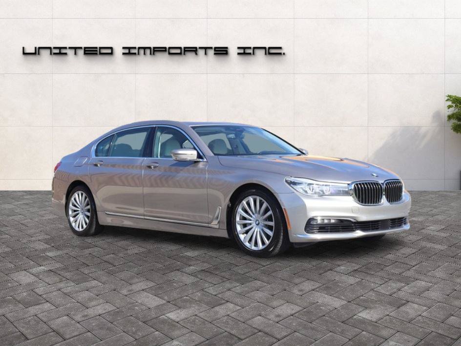 Used 2016 BMW 740i RWD image 9