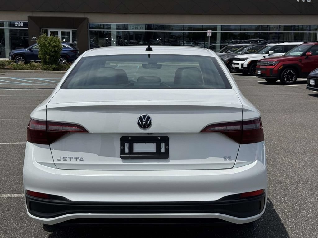 Used 2023 Volkswagen Jetta SE FWD image 5