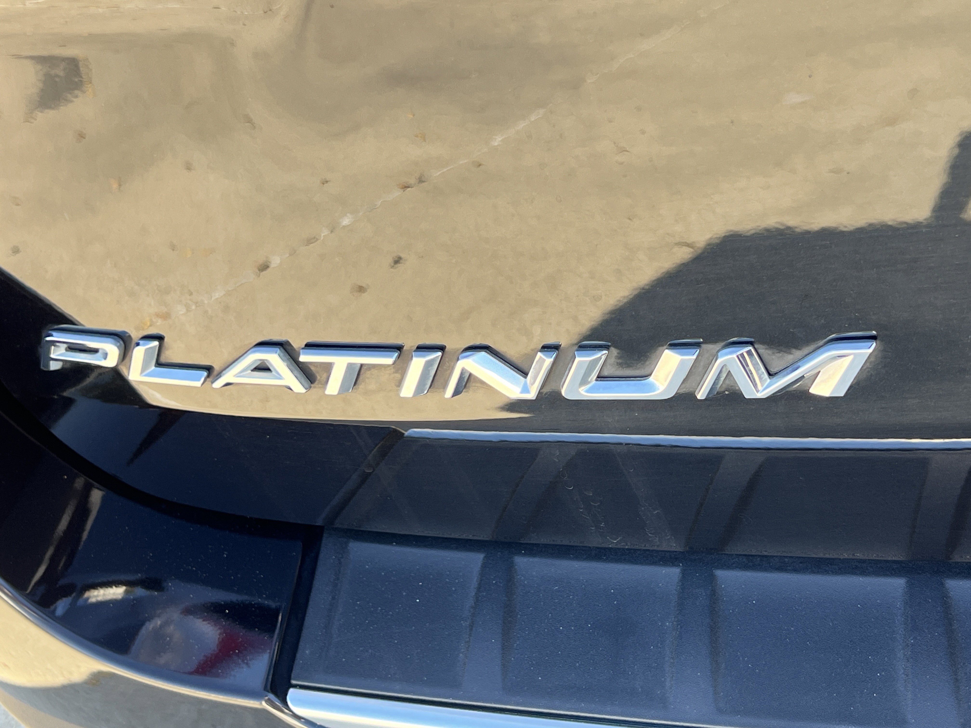 Used 2023 Ford Explorer Platinum w/ Technology Package image 14