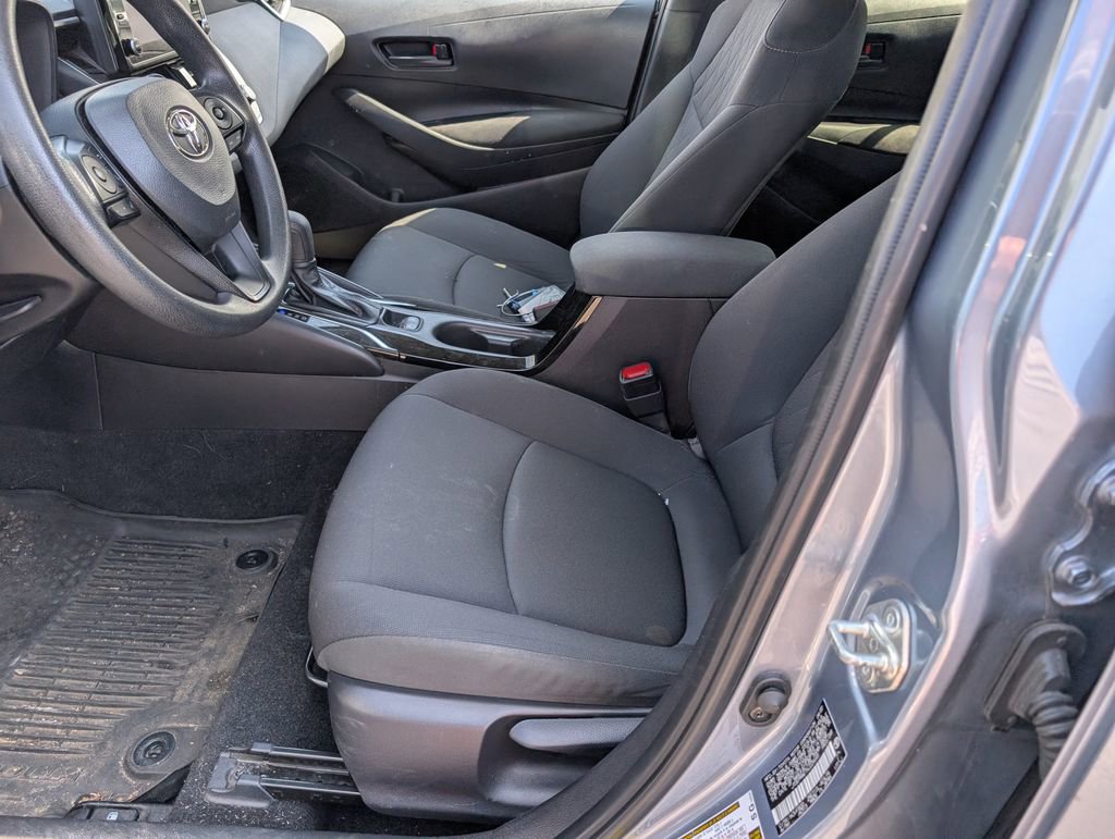 Used 2022 Toyota Corolla LE image 9