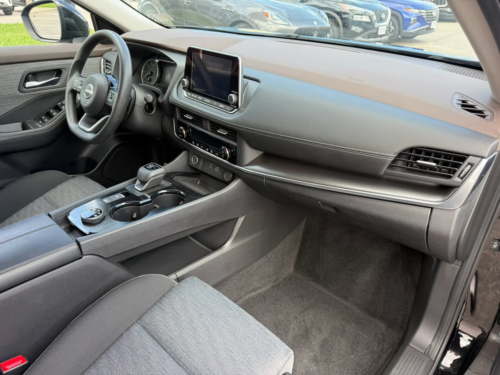 Used 2023 Nissan Rogue SV AWD/4WD image 19