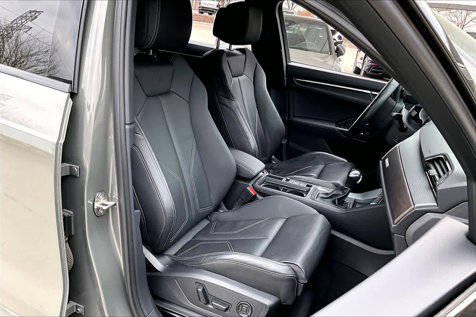 Used 2023 Audi Q3 2.0T Premium Plus w/ Premium Plus Package image 9