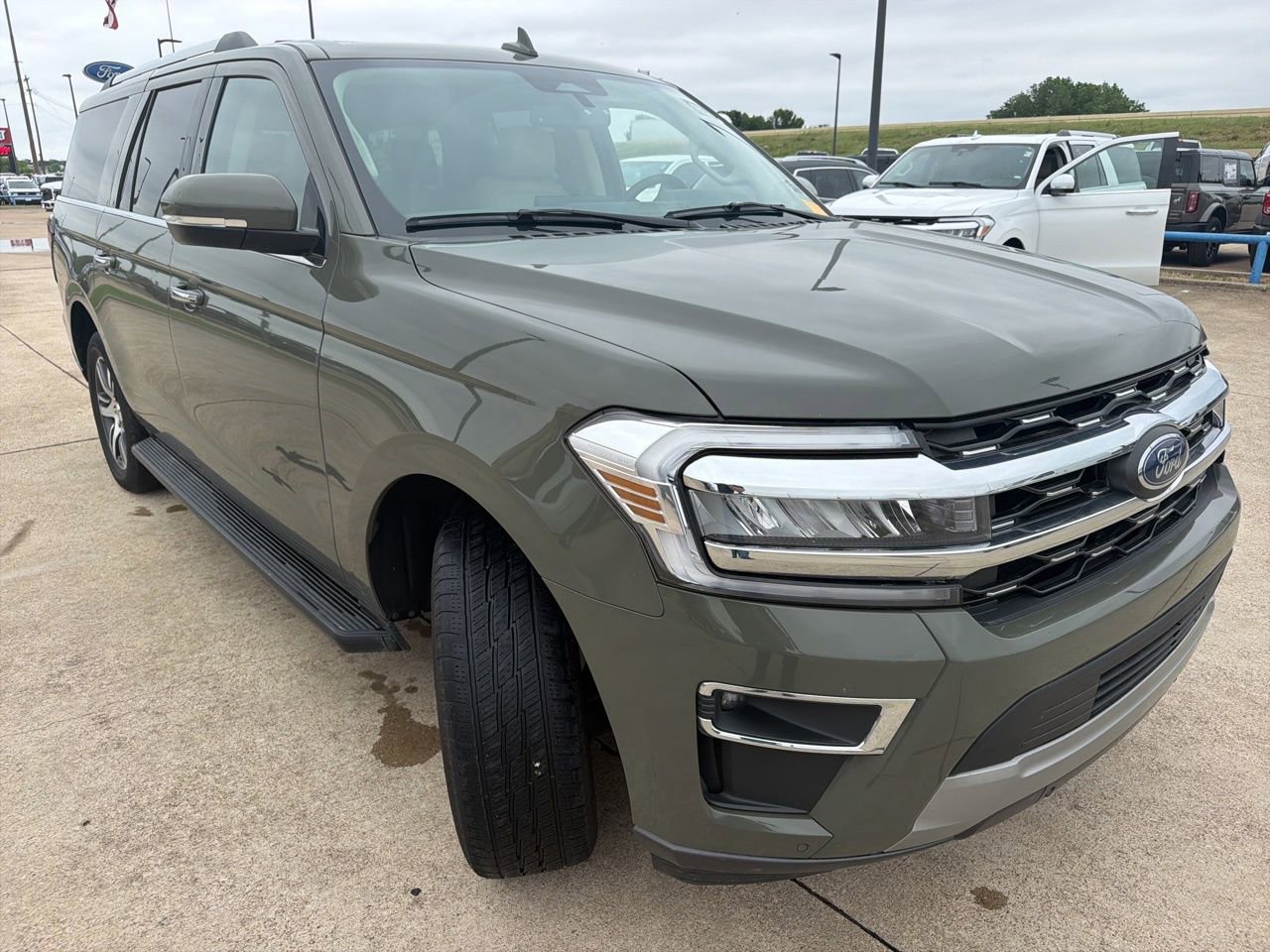 Used 2024 Ford Expedition Max Limited RWD image 24